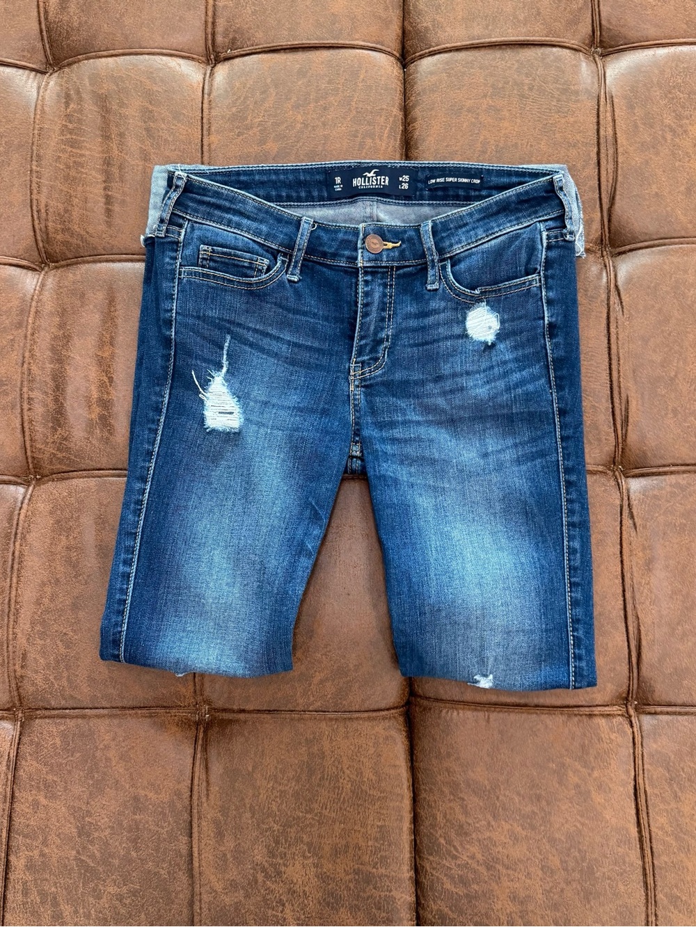 Hollister Distressed Low Rise Skinny Crop Jeans Size 1R - Picture 6 of 8